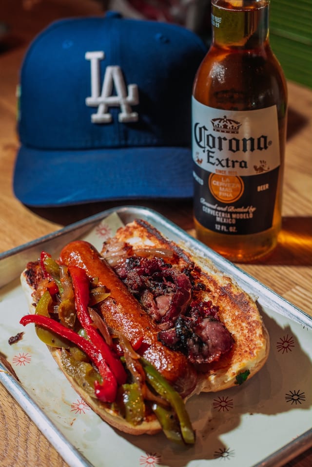 Los Dodger Dogs.